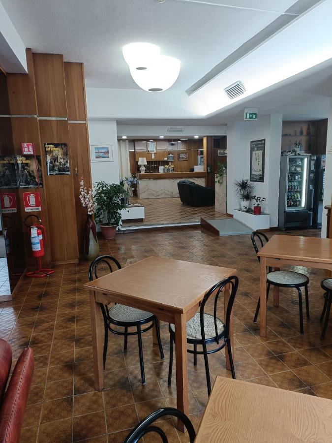 Hotel Alba Serravalle Serravalle Pistoiese Dış mekan fotoğraf